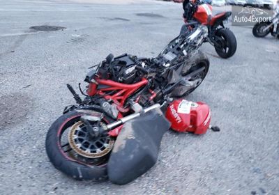 ZDM1RBTS1FB007673 2015 Ducati Monster 82 photo 1